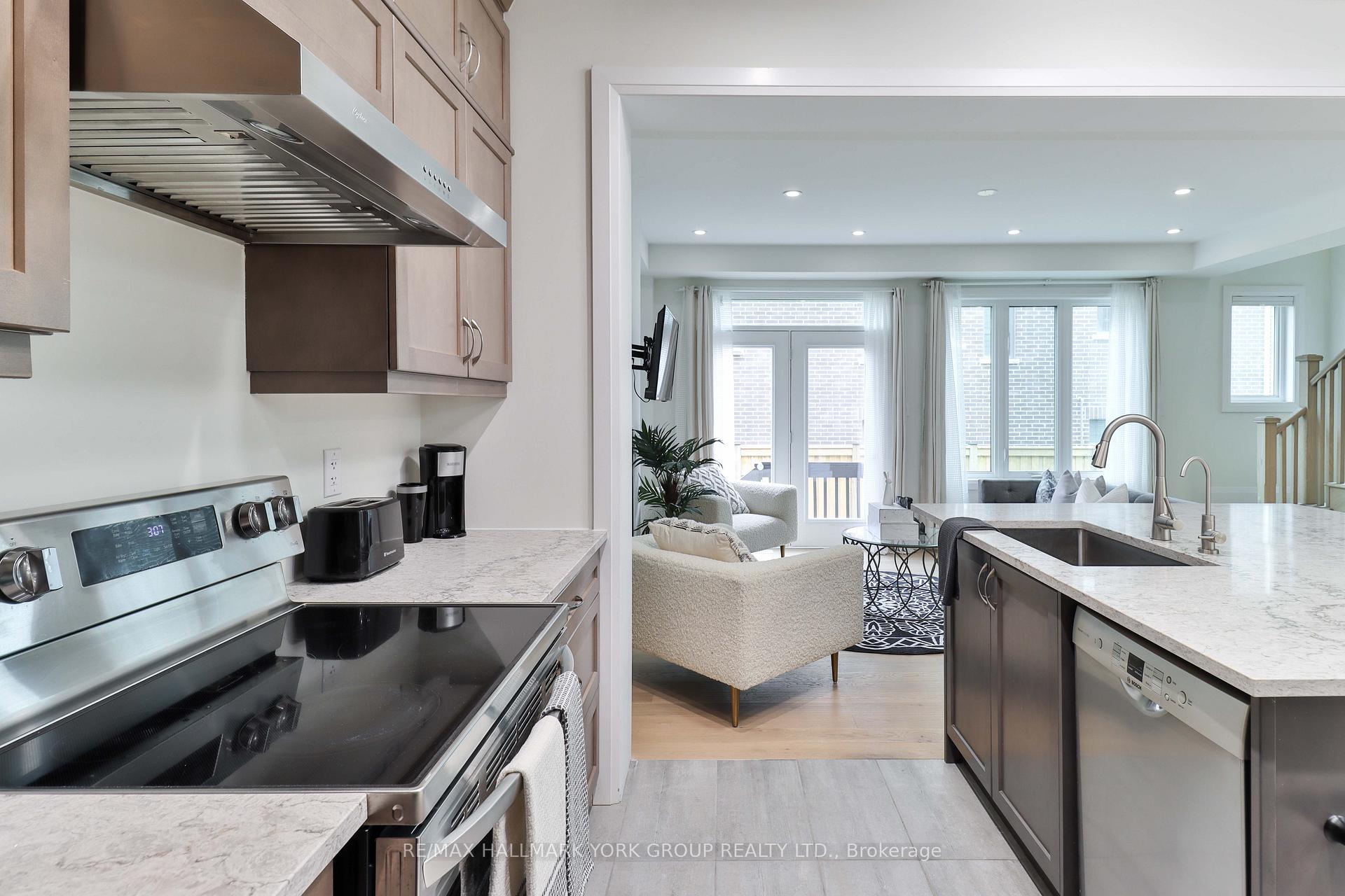 Photo 7 of 249 Beaverbrae Drive, Markham, Victoria Square — HOMEH