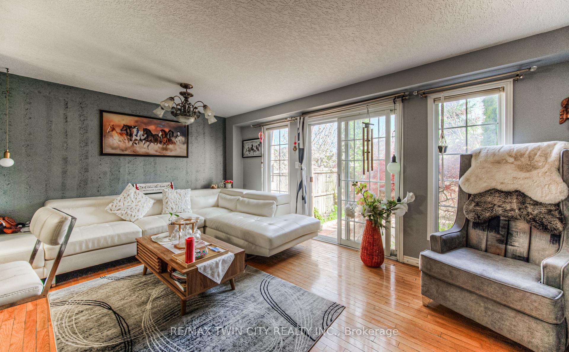 Photo 4 of 86 Rochefort Street, Kitchener — HOMEH