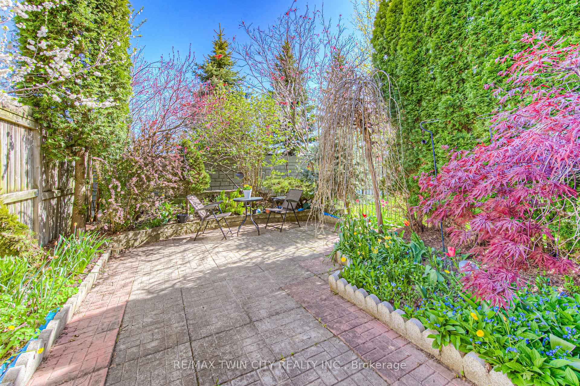 Photo 12 of 86 Rochefort Street, Kitchener — HOMEH