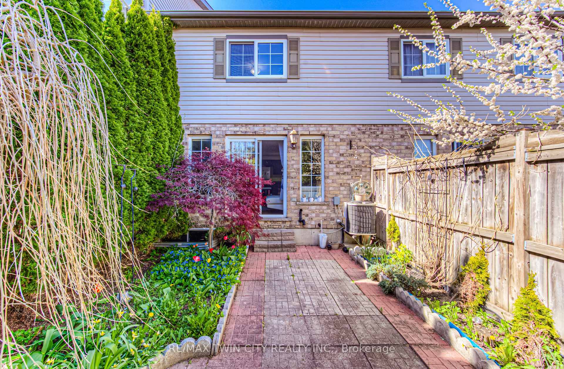 Photo 13 of 86 Rochefort Street, Kitchener — HOMEH