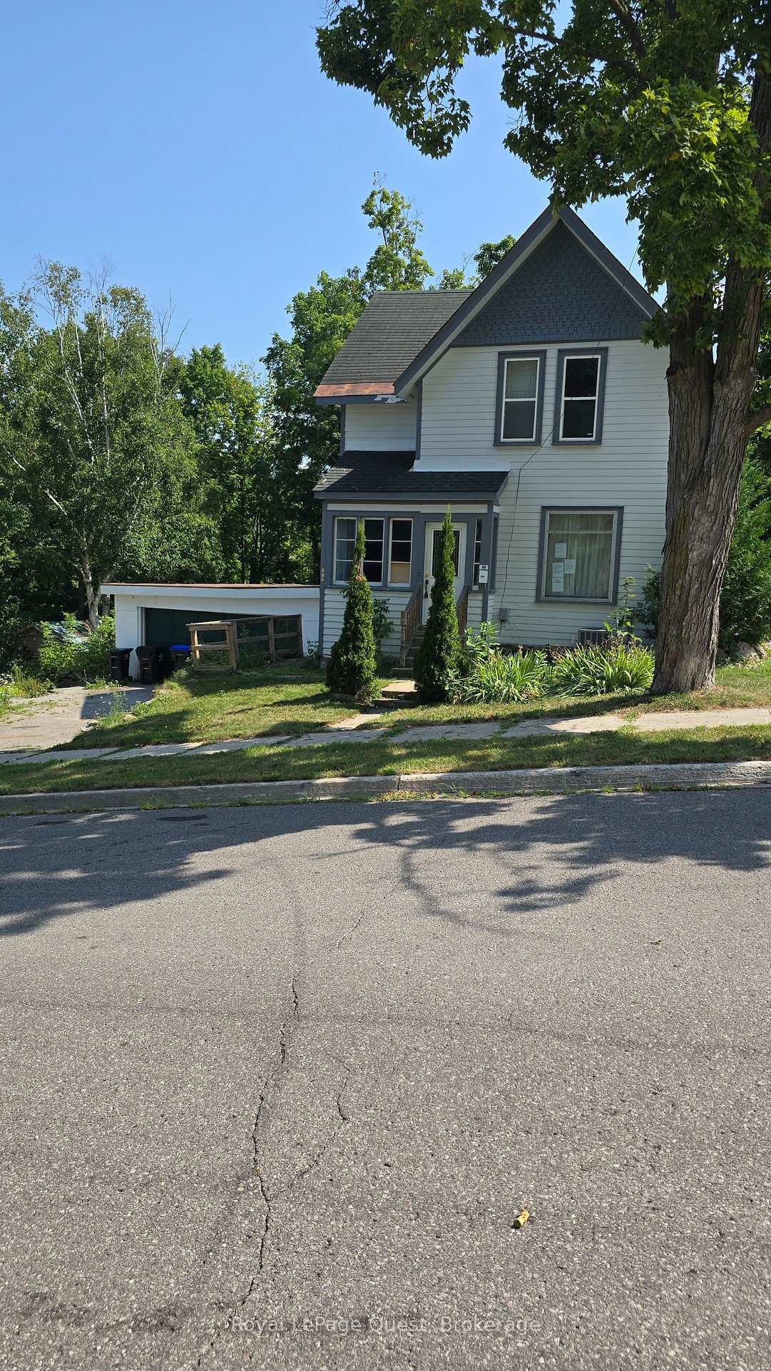 Photo 1 of 699 Quebec Street, Midland — HOMEH