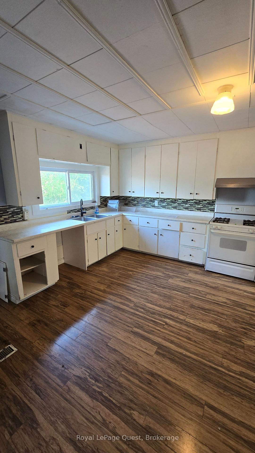 Photo 14 of 699 Quebec Street, Midland — HOMEH