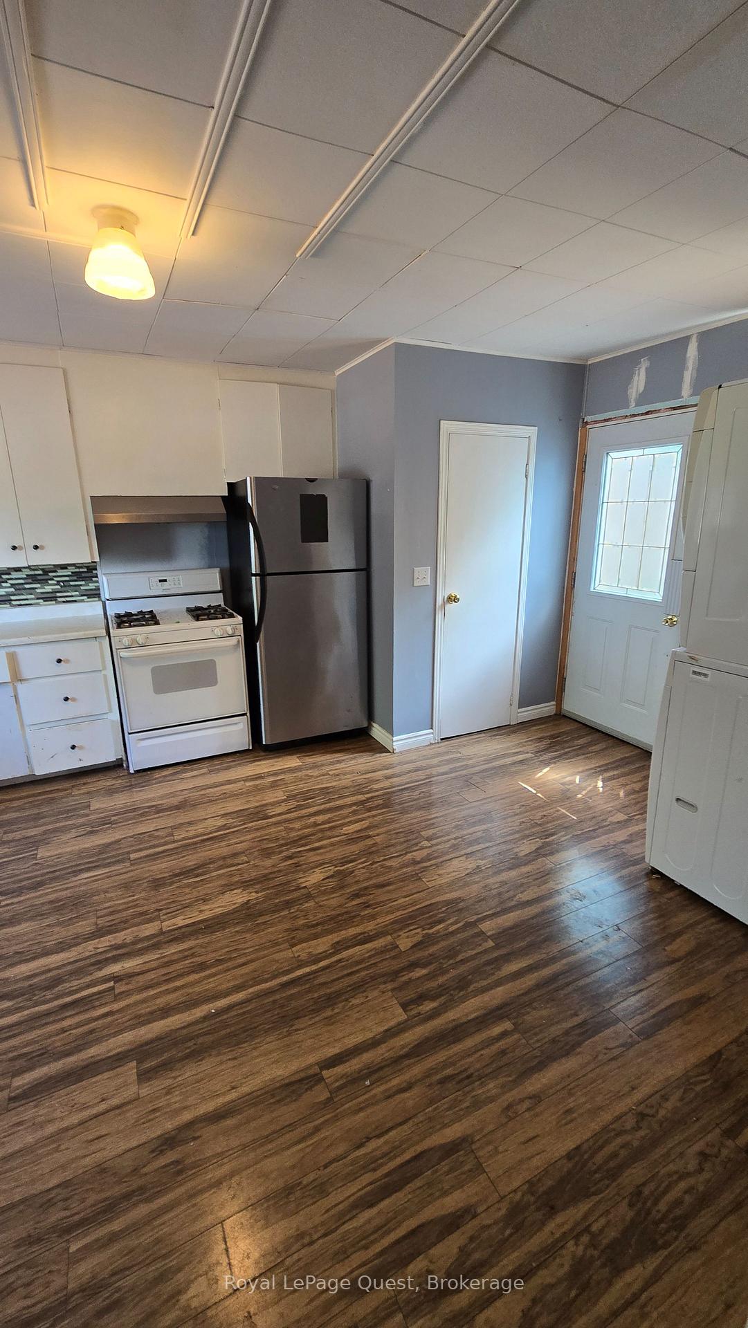 Photo 15 of 699 Quebec Street, Midland — HOMEH