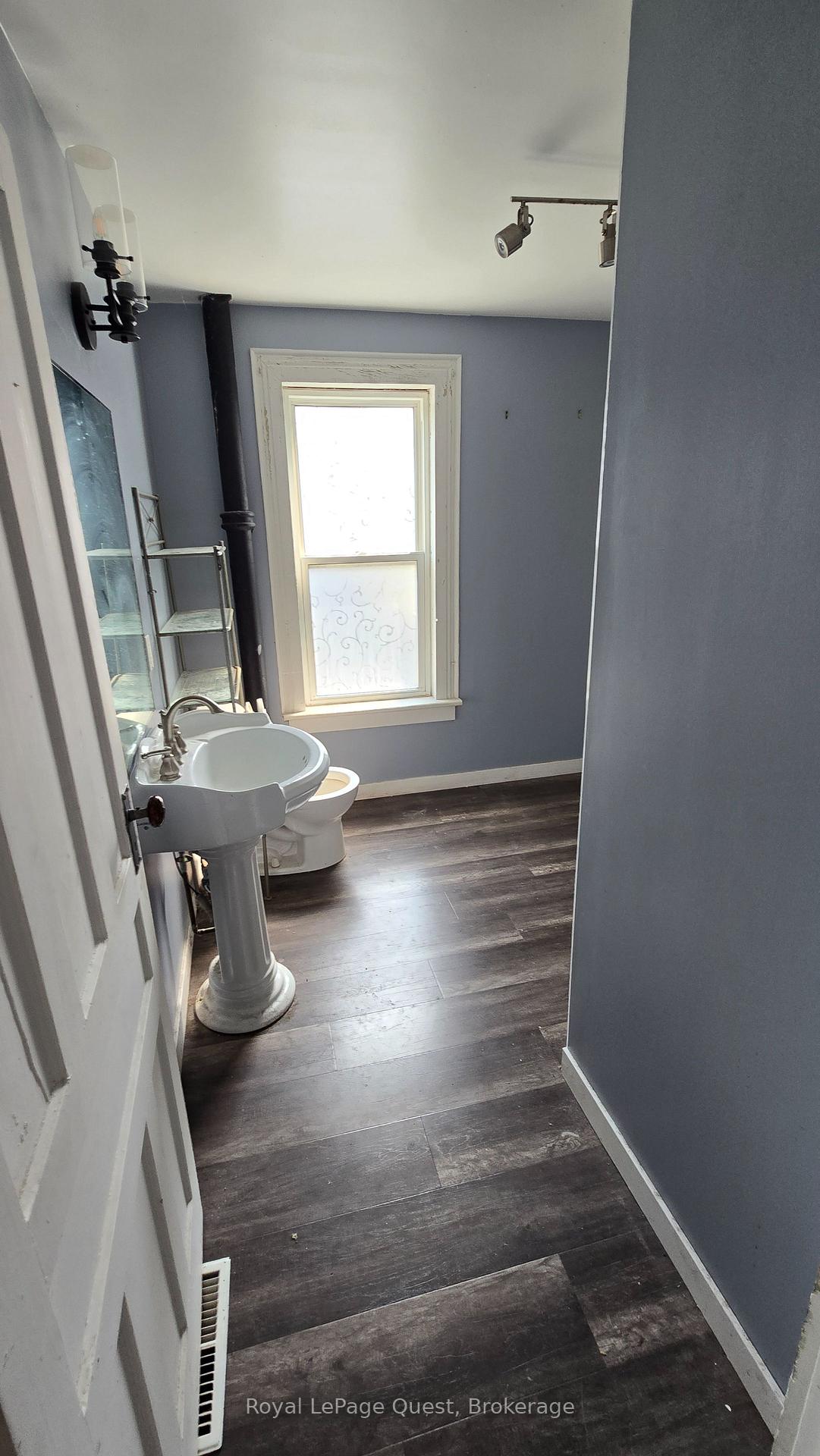 Photo 17 of 699 Quebec Street, Midland — HOMEH