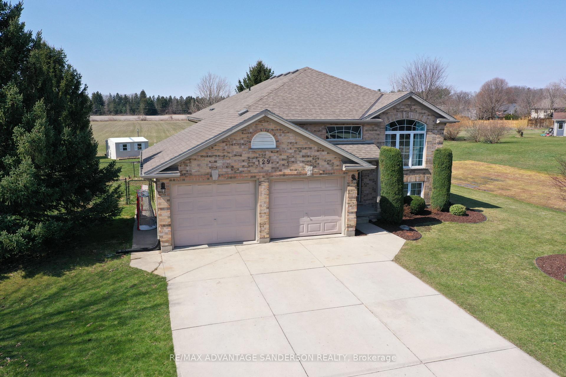 Photo 3 of 129 Martin Road, Middlesex Centre, Delaware Town — HOMEH