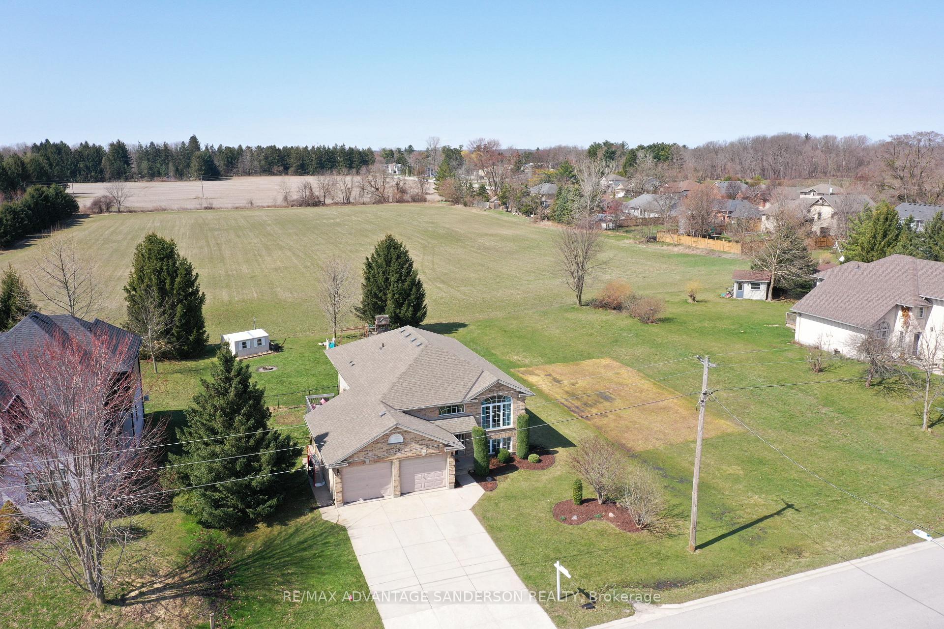 Photo 6 of 129 Martin Road, Middlesex Centre, Delaware Town — HOMEH