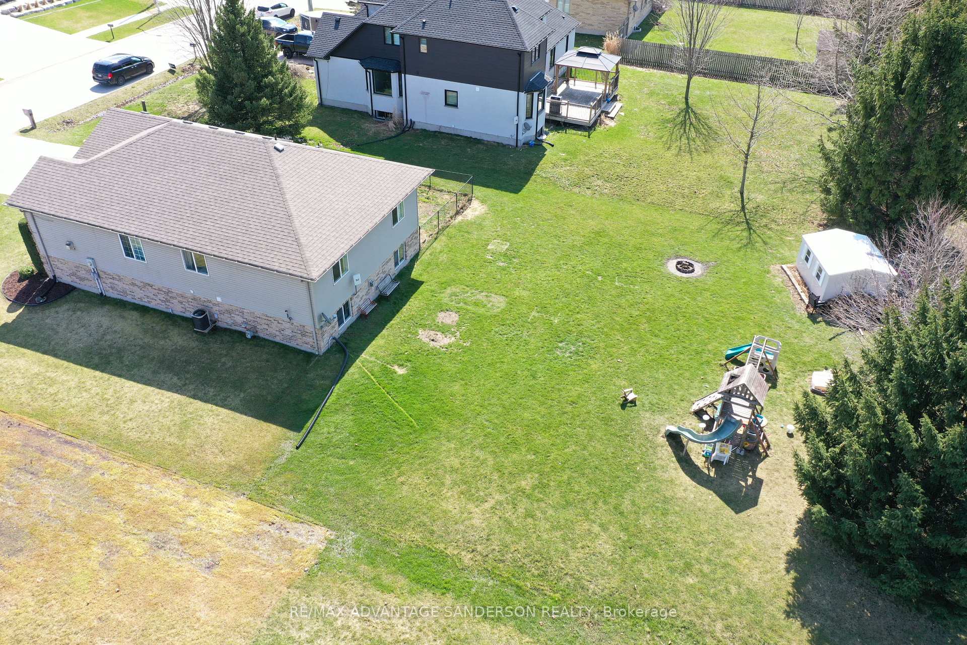 Photo 7 of 129 Martin Road, Middlesex Centre, Delaware Town — HOMEH