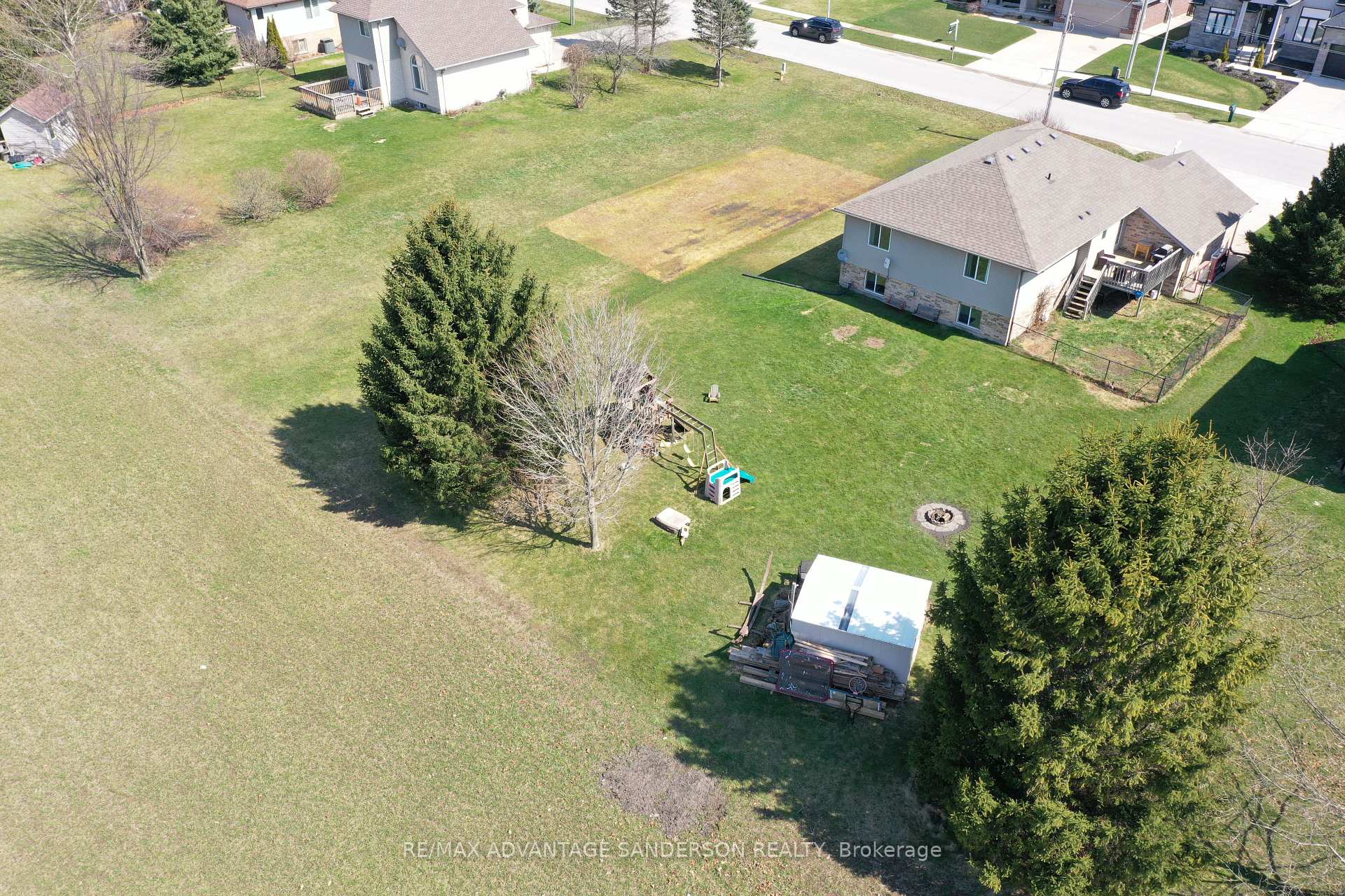 Photo 9 of 129 Martin Road, Middlesex Centre, Delaware Town — HOMEH