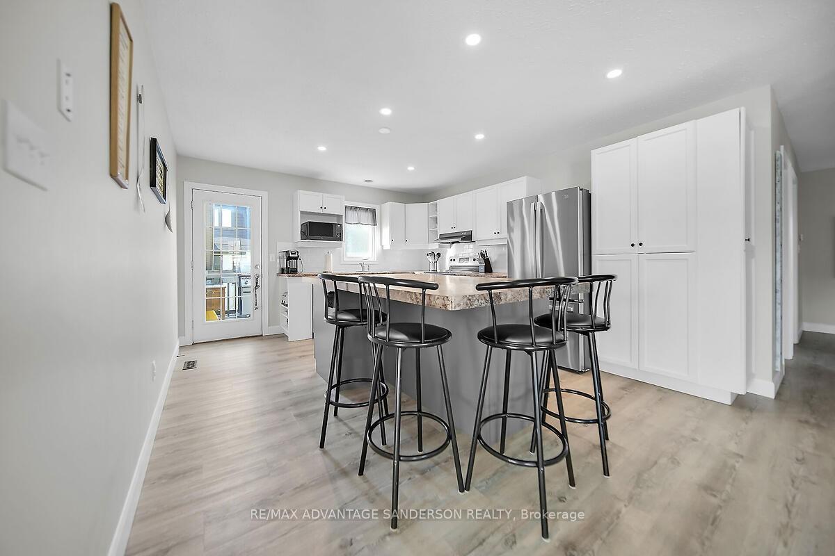 Photo 10 of 129 Martin Road, Middlesex Centre, Delaware Town — HOMEH