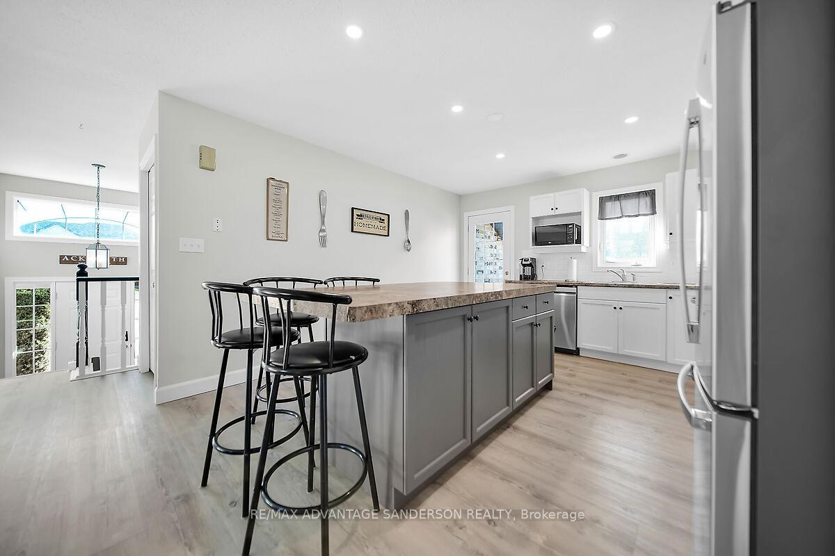 Photo 12 of 129 Martin Road, Middlesex Centre, Delaware Town — HOMEH