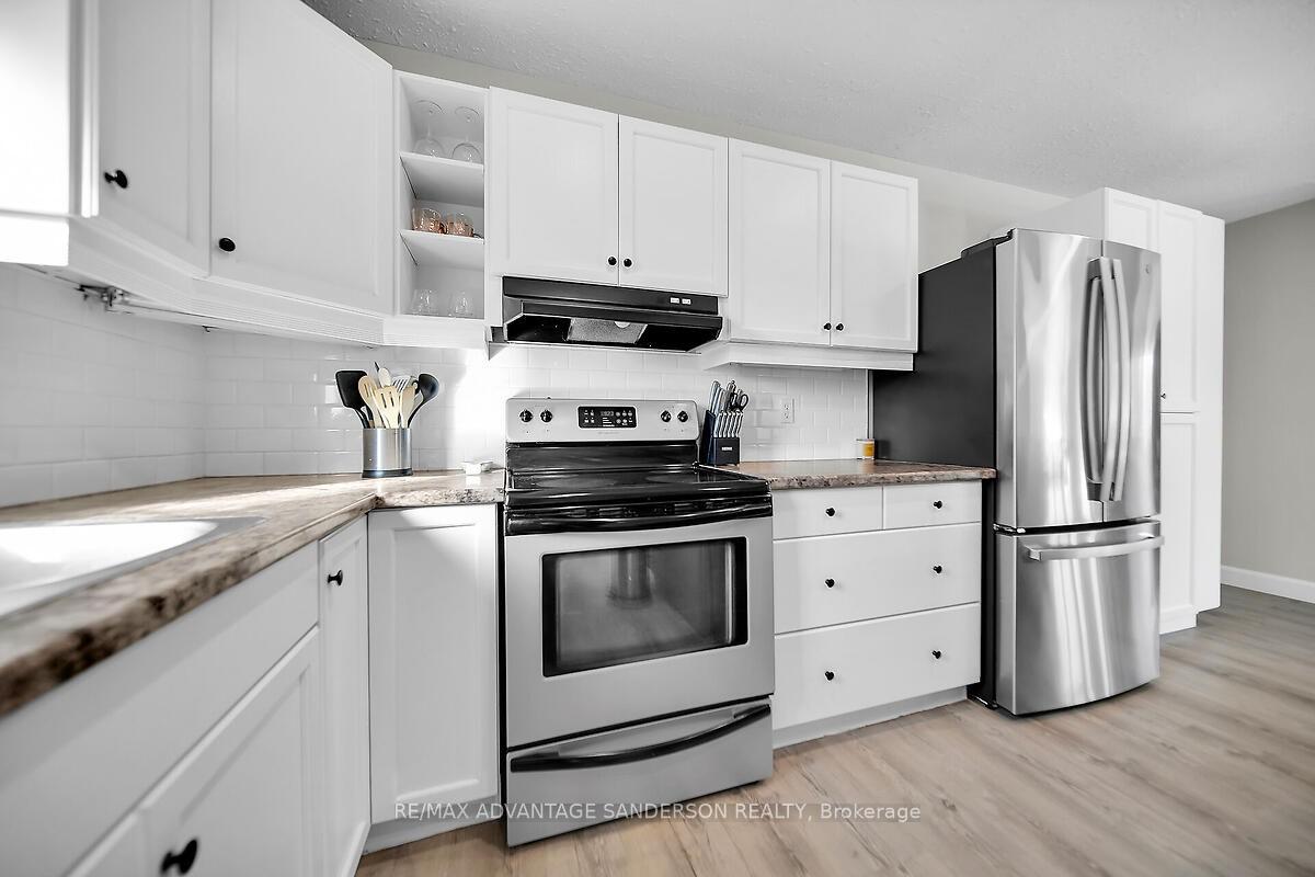 Photo 14 of 129 Martin Road, Middlesex Centre, Delaware Town — HOMEH