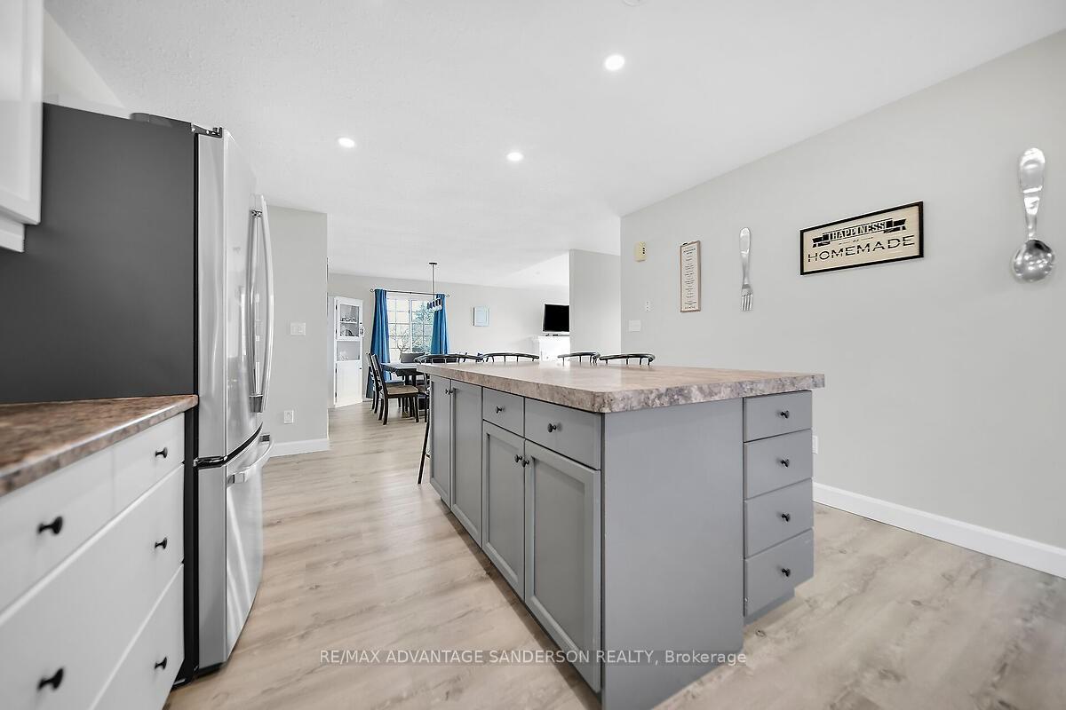 Photo 15 of 129 Martin Road, Middlesex Centre, Delaware Town — HOMEH