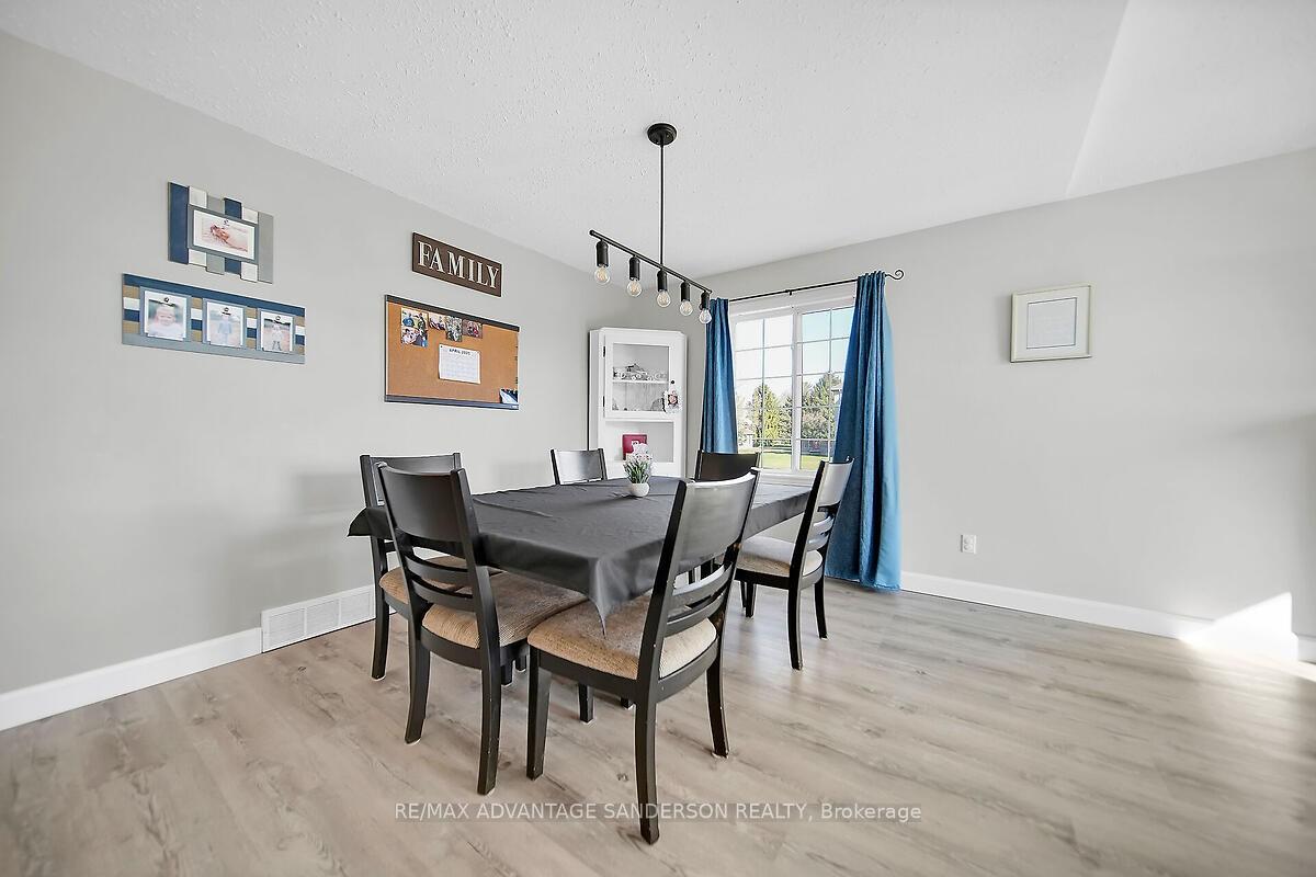 Photo 17 of 129 Martin Road, Middlesex Centre, Delaware Town — HOMEH