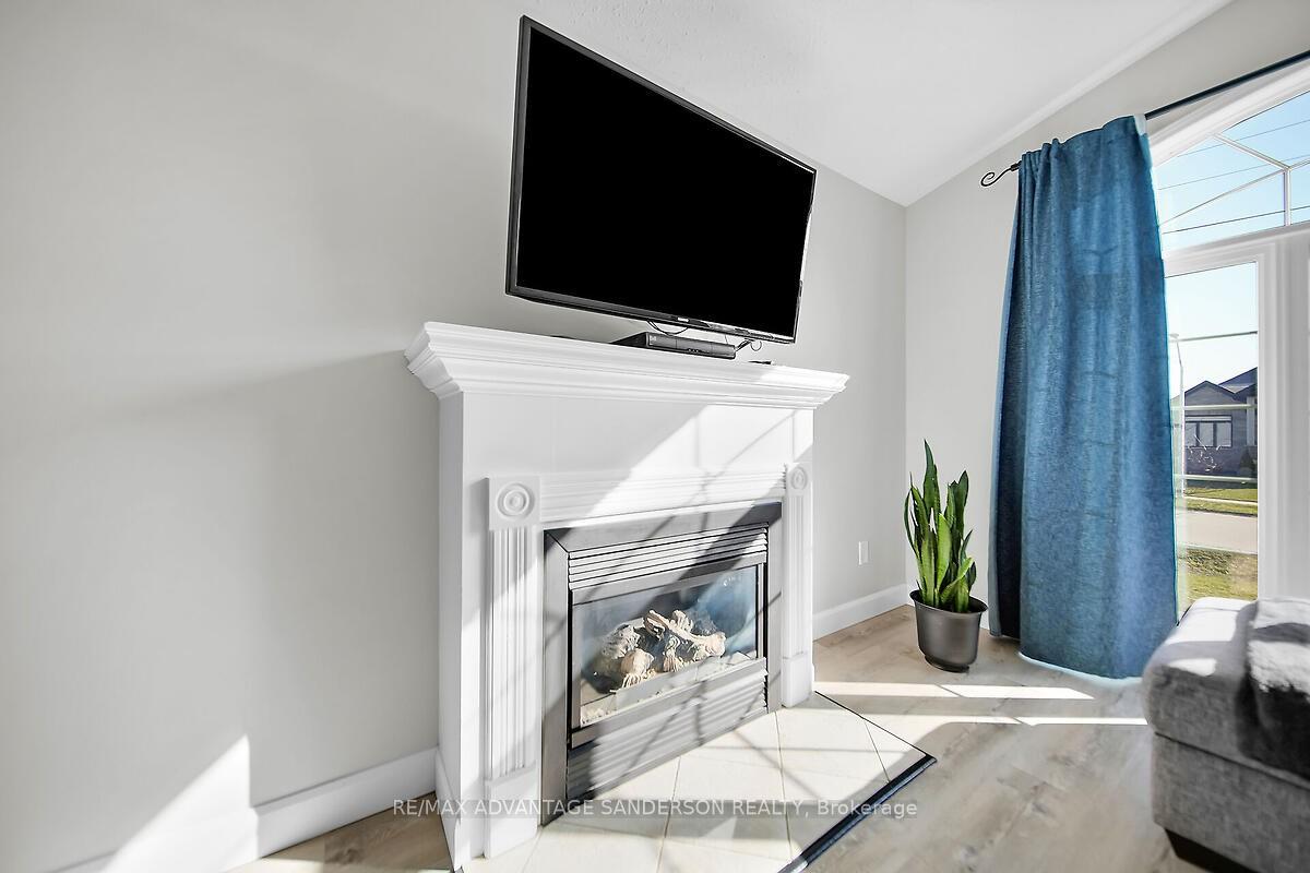 Photo 20 of 129 Martin Road, Middlesex Centre, Delaware Town — HOMEH