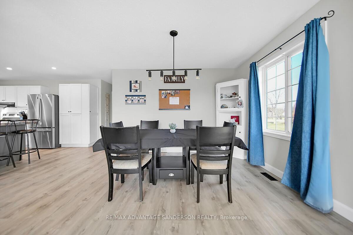 Photo 23 of 129 Martin Road, Middlesex Centre, Delaware Town — HOMEH