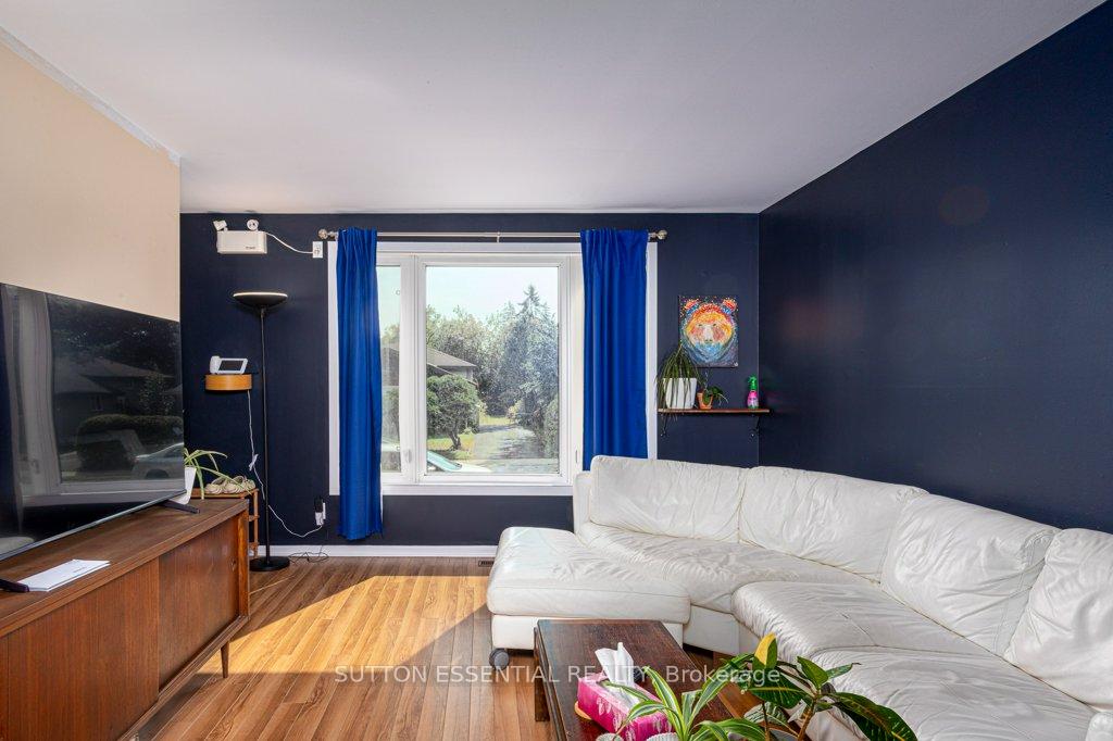 Photo 5 of 64 Woodstone Crescent, Kingston, Central City West — HOMEH