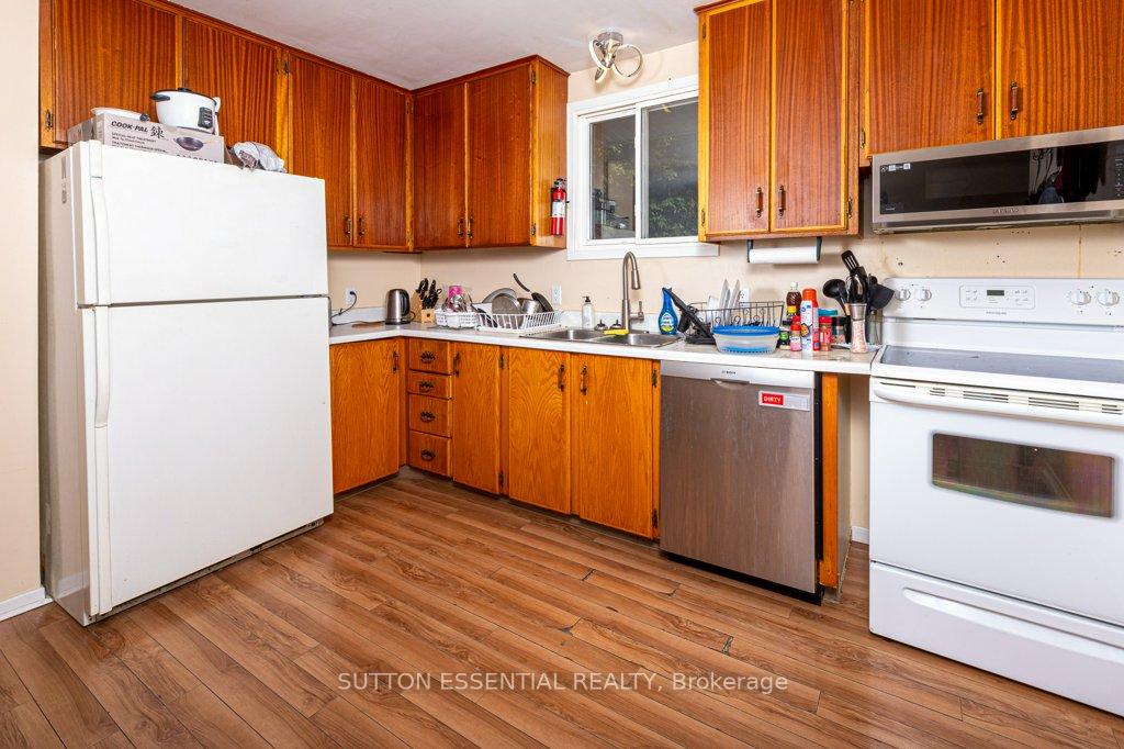 Photo 8 of 64 Woodstone Crescent, Kingston, Central City West — HOMEH