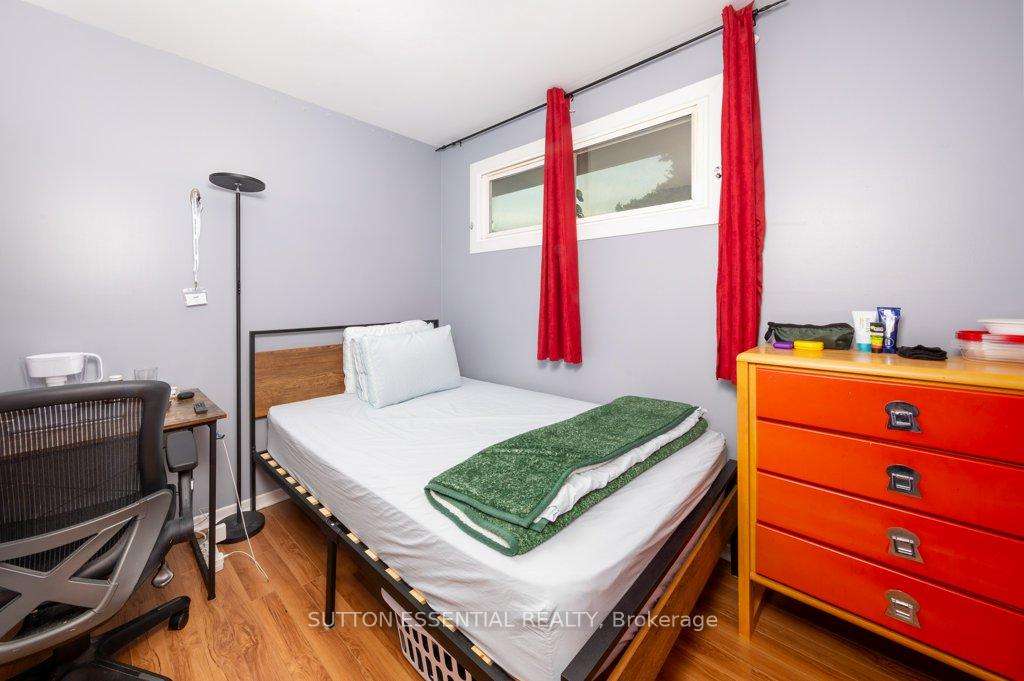 Photo 9 of 64 Woodstone Crescent, Kingston, Central City West — HOMEH