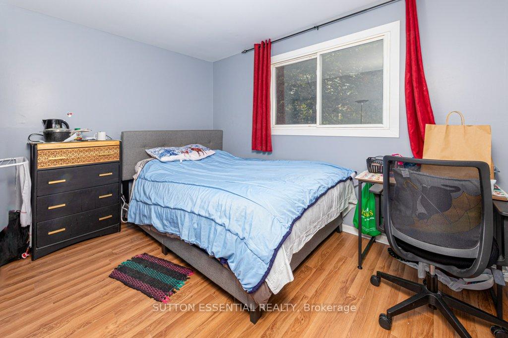 Photo 10 of 64 Woodstone Crescent, Kingston, Central City West — HOMEH