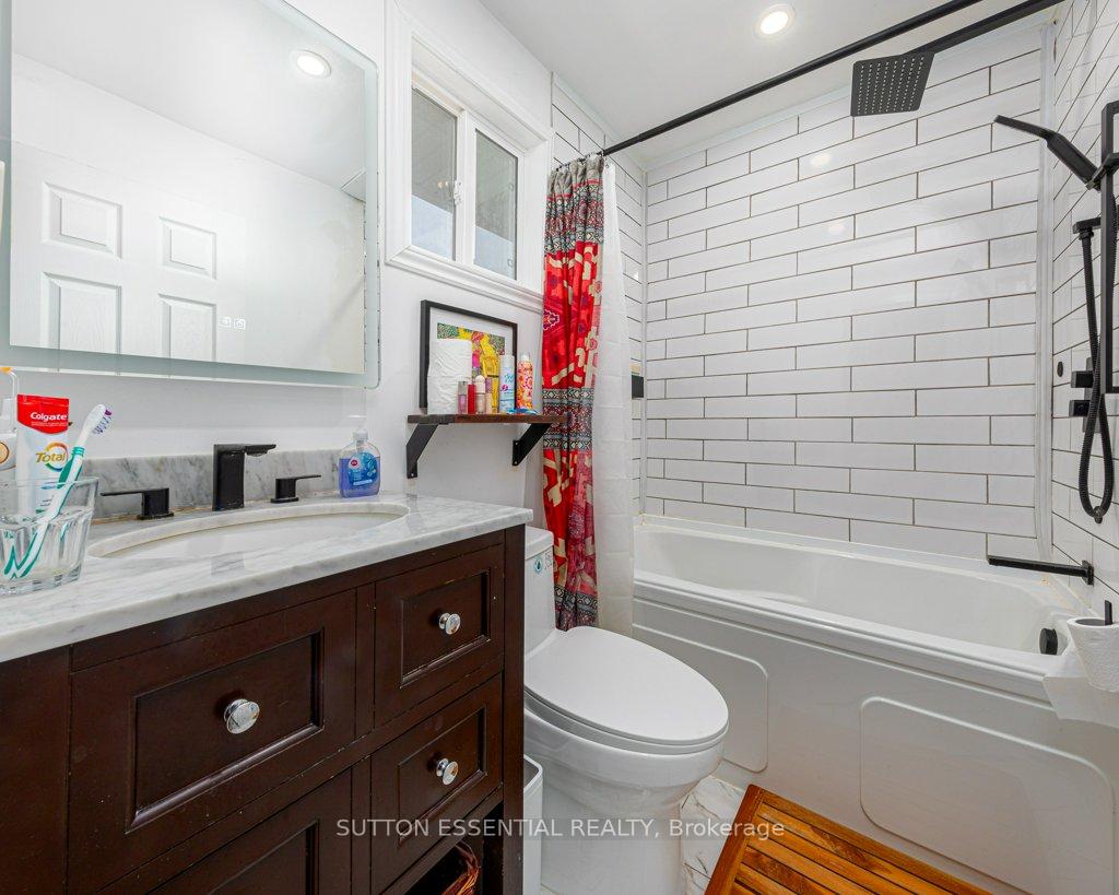 Photo 13 of 64 Woodstone Crescent, Kingston, Central City West — HOMEH