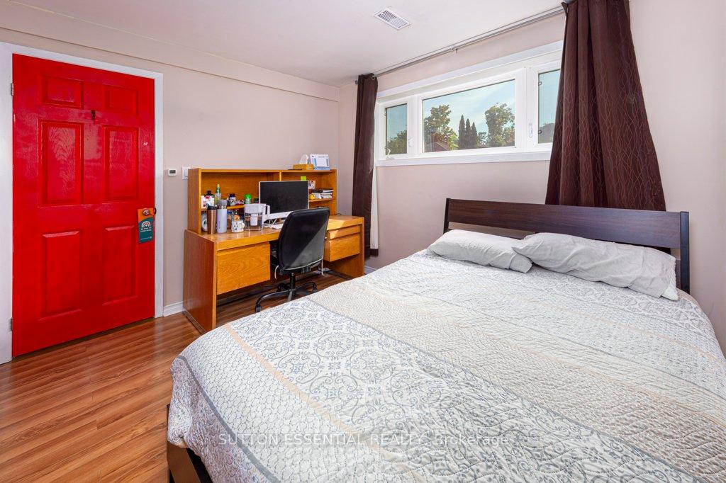 Photo 16 of 64 Woodstone Crescent, Kingston, Central City West — HOMEH