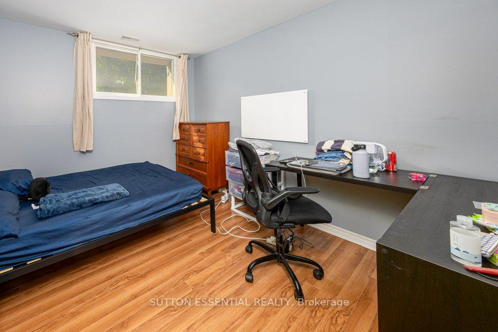 Photo 17 of 64 Woodstone Crescent, Kingston, Central City West — HOMEH