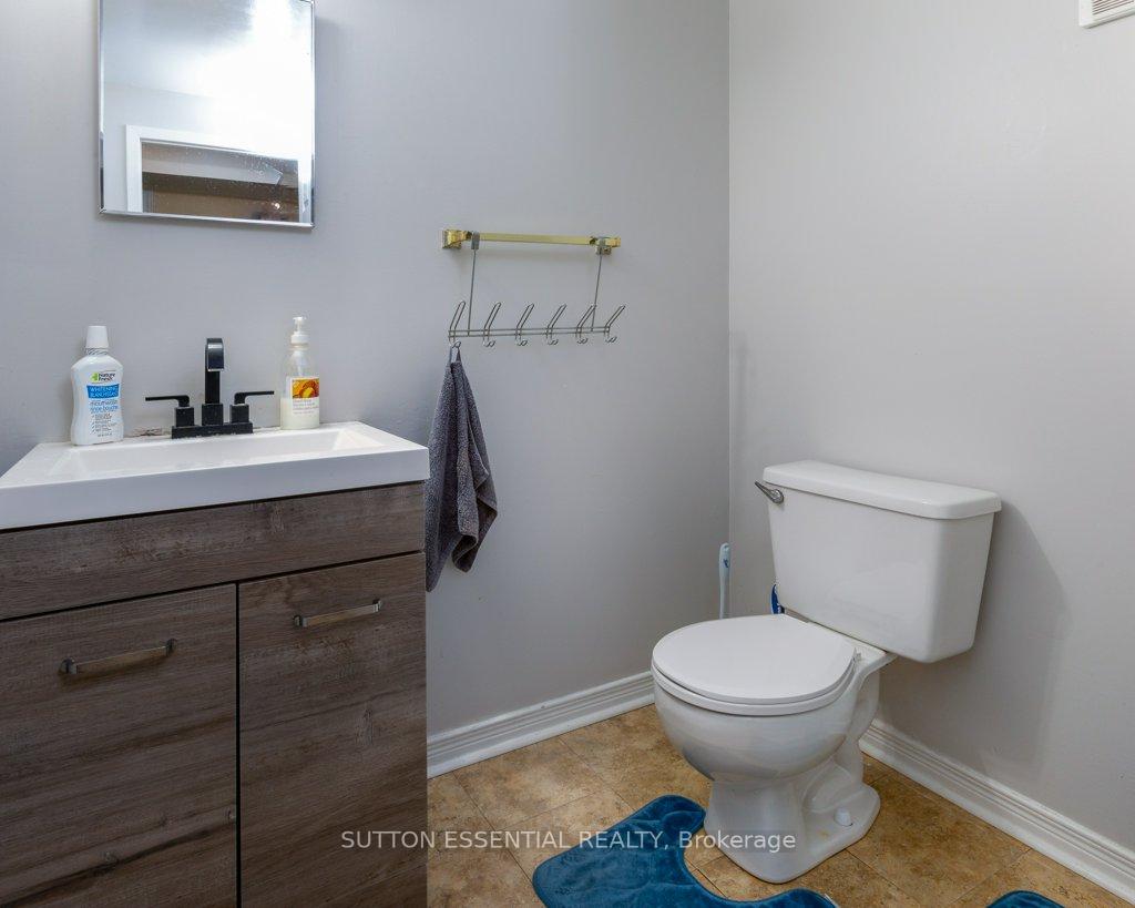 Photo 20 of 64 Woodstone Crescent, Kingston, Central City West — HOMEH