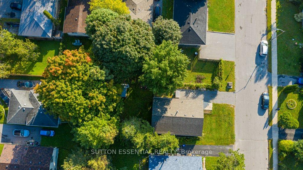 Photo 23 of 64 Woodstone Crescent, Kingston, Central City West — HOMEH