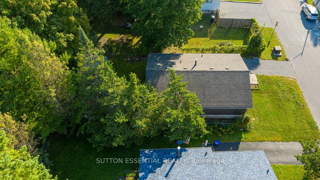 Photo 24 of 64 Woodstone Crescent, Kingston, Central City West — HOMEH