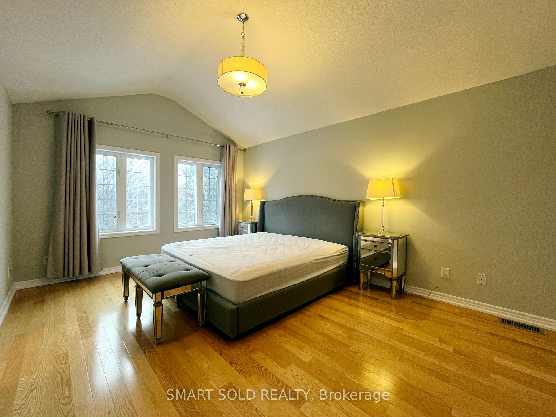Photo 9 of 16 Crispin Court, Markham, Buttonville — HOMEH