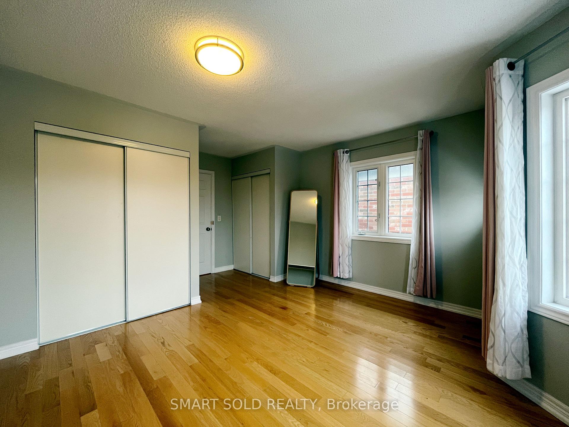 Photo 15 of 16 Crispin Court, Markham, Buttonville — HOMEH