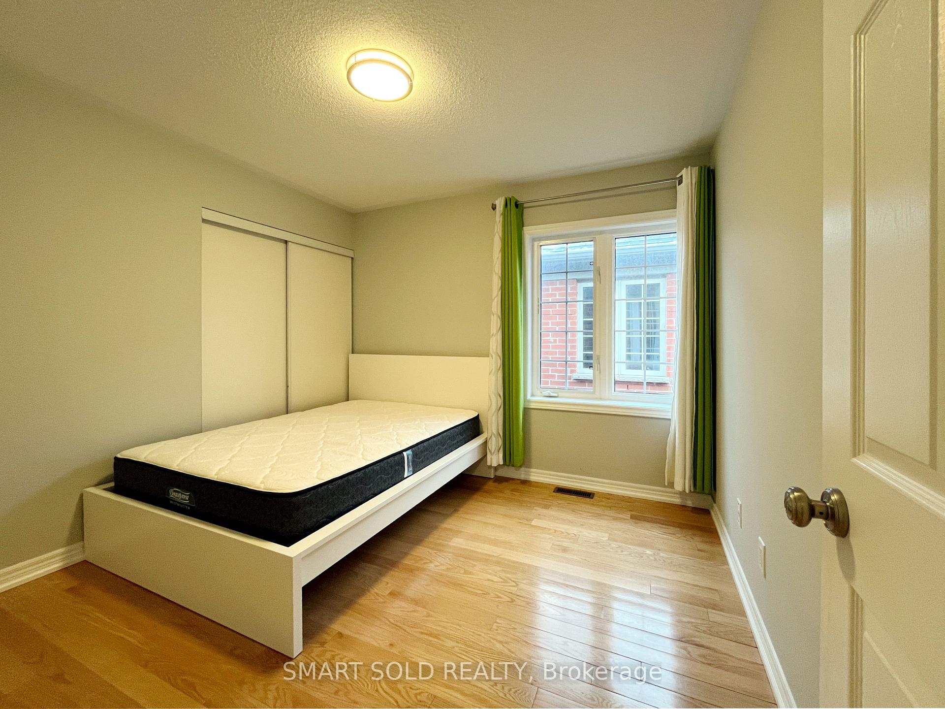 Photo 16 of 16 Crispin Court, Markham, Buttonville — HOMEH