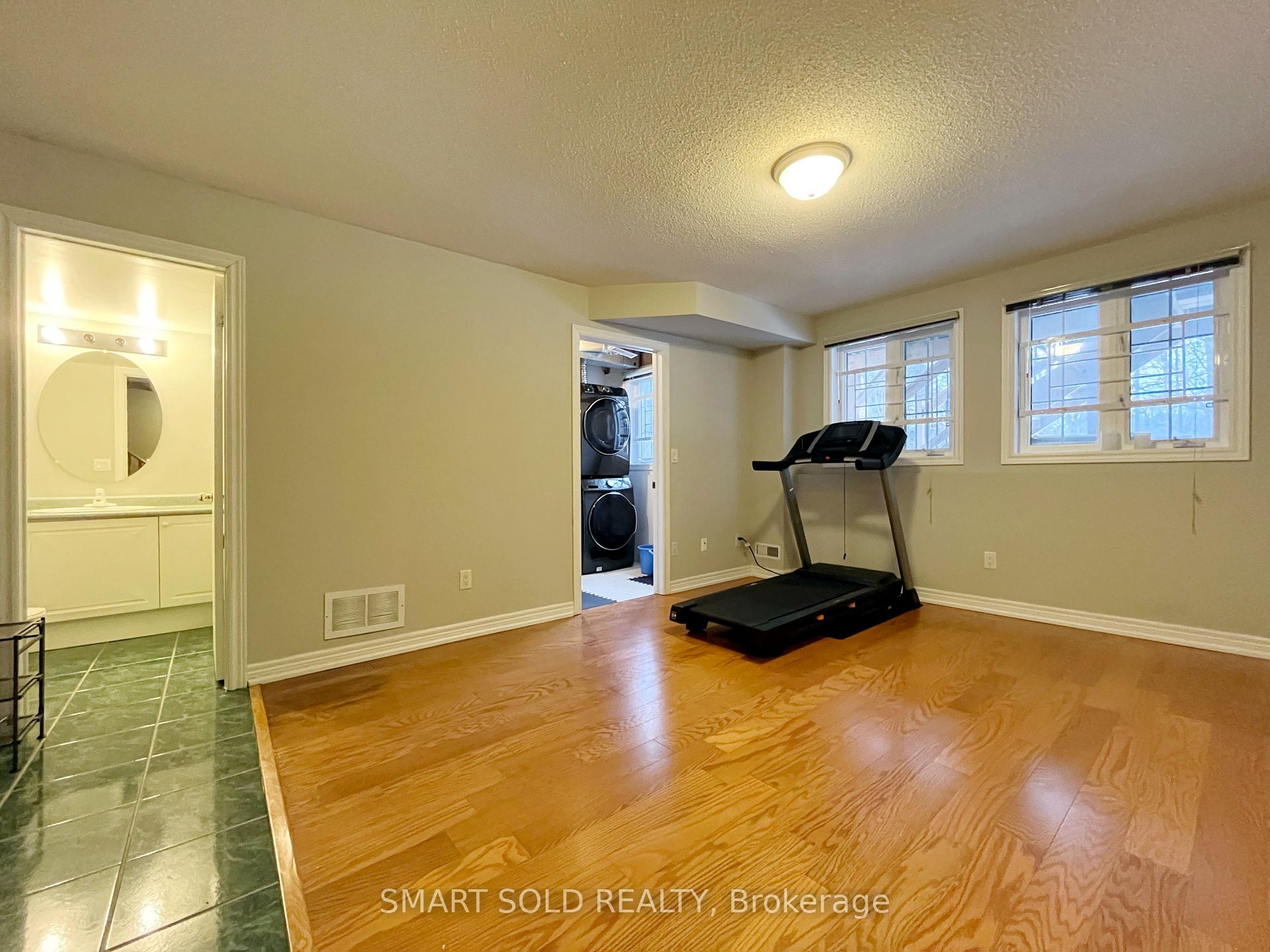 Photo 19 of 16 Crispin Court, Markham, Buttonville — HOMEH