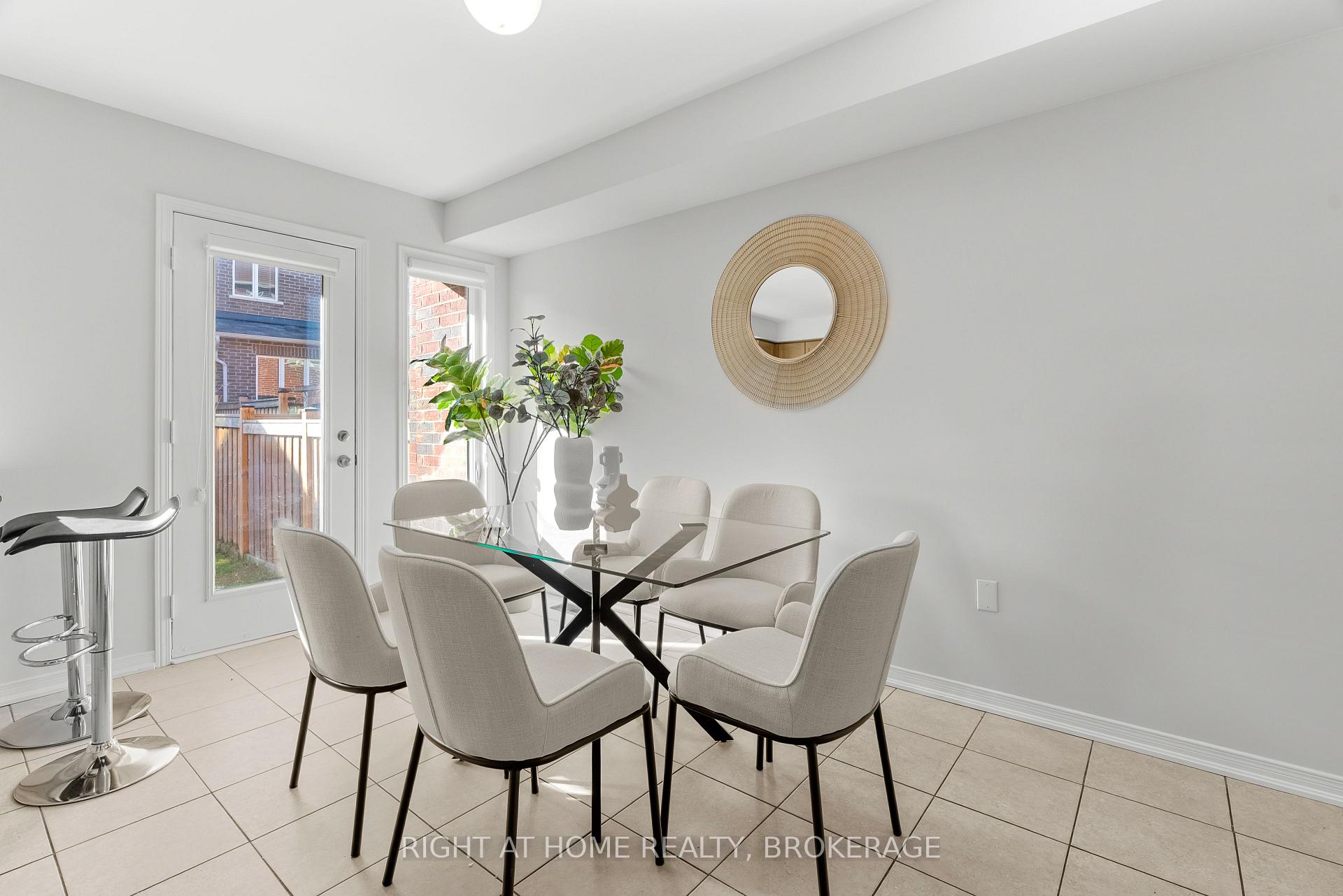 Photo 9 of 50 Humphrey Street, Hamilton, Waterdown — HOMEH