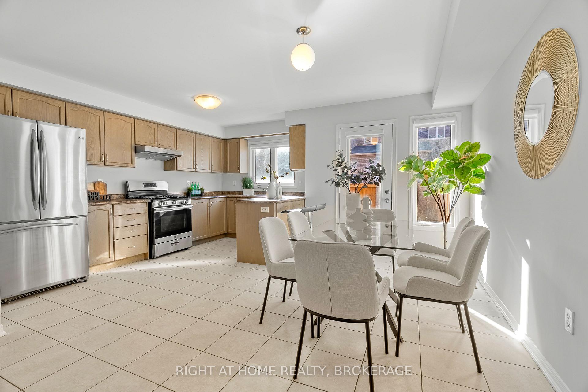 Photo 10 of 50 Humphrey Street, Hamilton, Waterdown — HOMEH