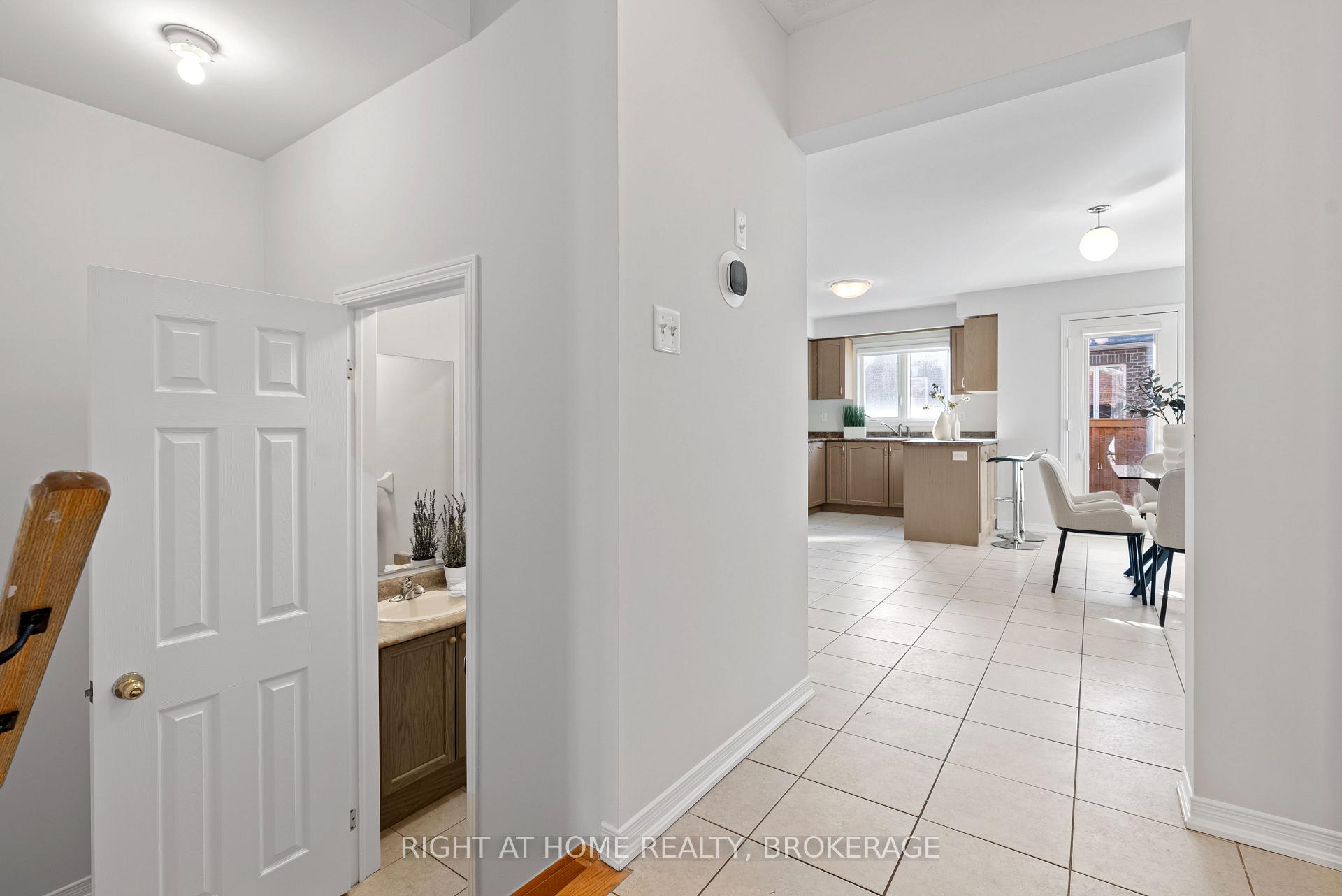 Photo 11 of 50 Humphrey Street, Hamilton, Waterdown — HOMEH