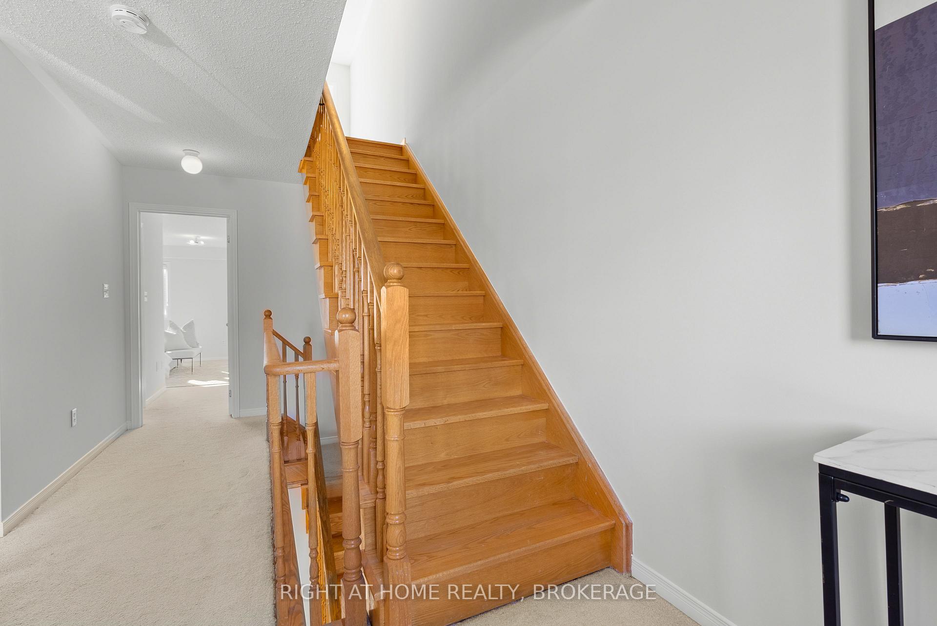 Photo 13 of 50 Humphrey Street, Hamilton, Waterdown — HOMEH