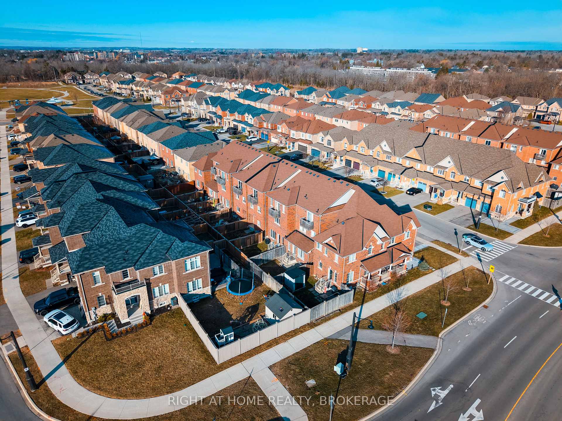 Photo 38 of 50 Humphrey Street, Hamilton, Waterdown — HOMEH