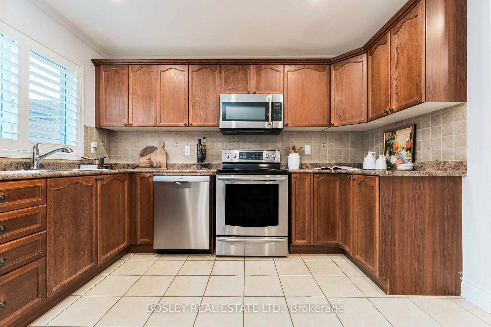 Photo 17 of 811 Watson Terrace, Milton, Rural Milton West — HOMEH