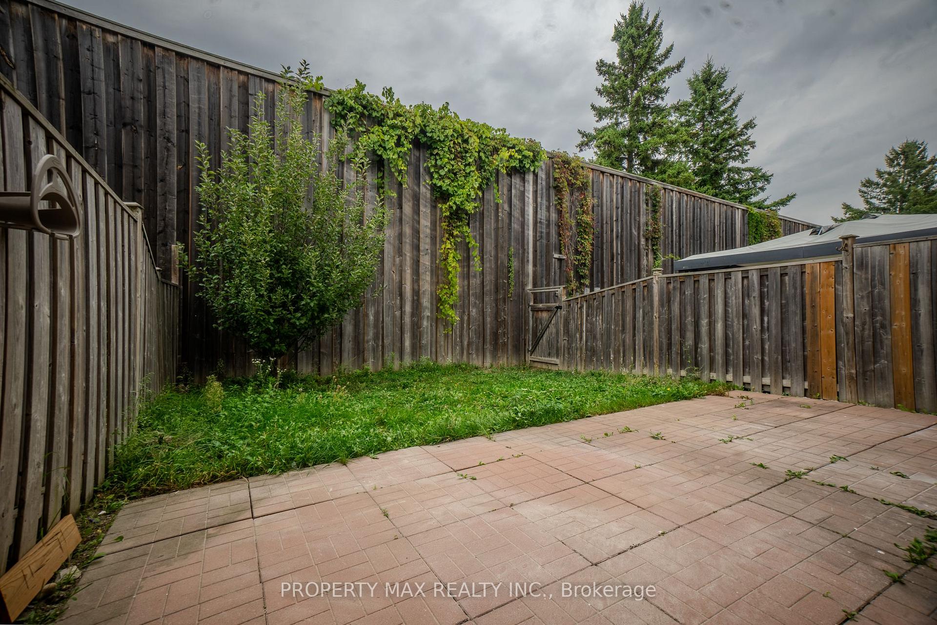 Photo 3 of 92 Coleluke Lane, Markham, Middlefield — HOMEH