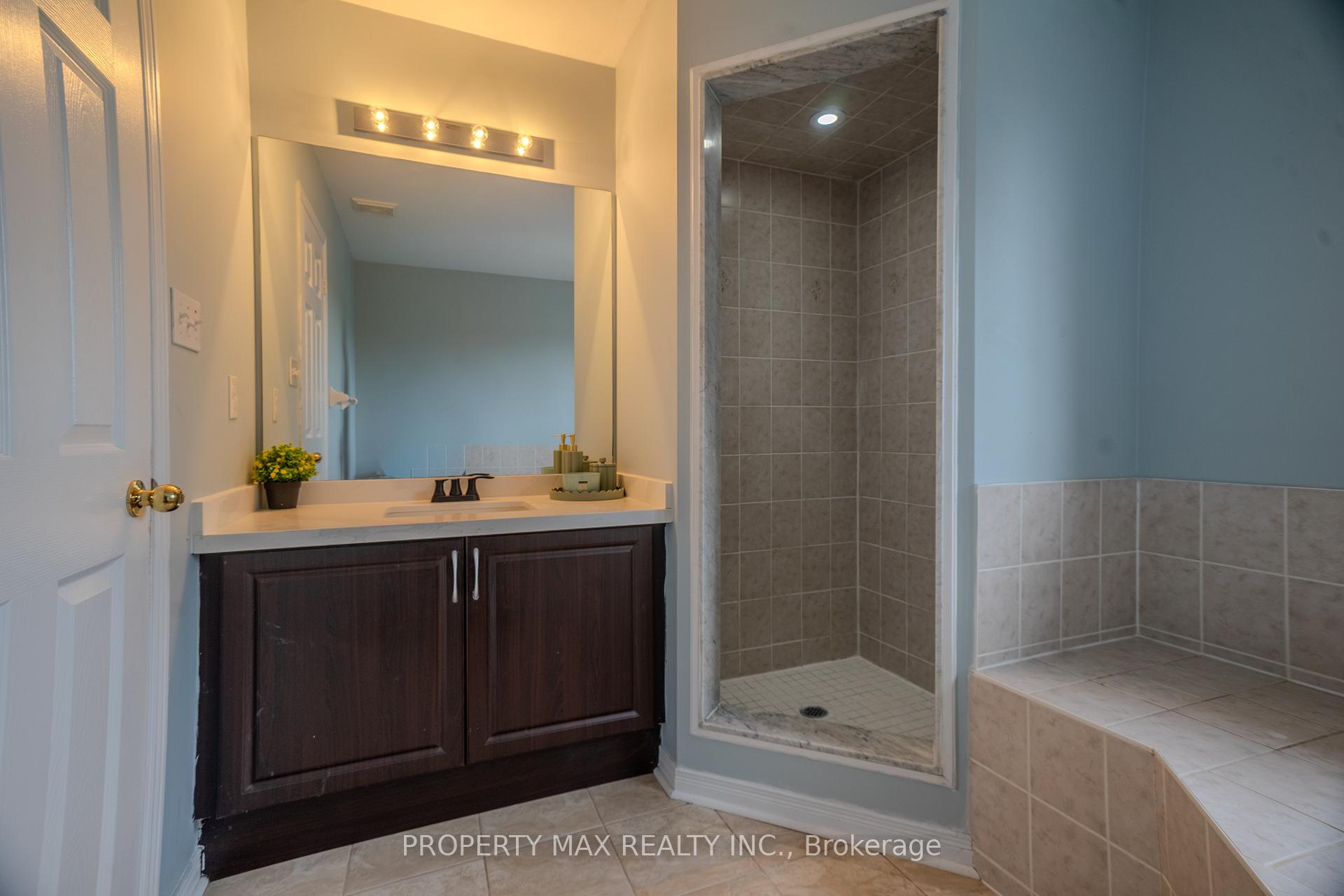 Photo 4 of 92 Coleluke Lane, Markham, Middlefield — HOMEH
