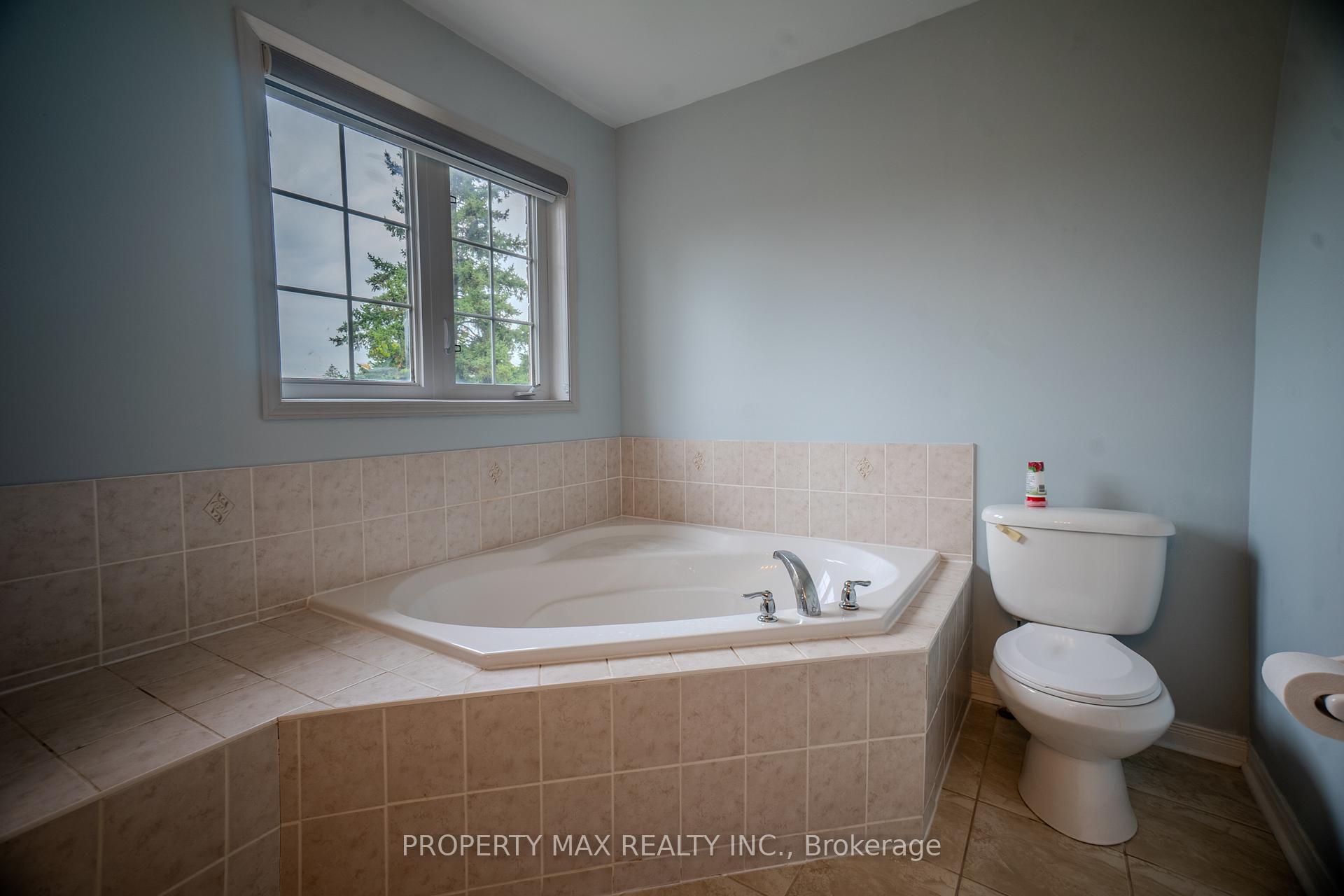 Photo 5 of 92 Coleluke Lane, Markham, Middlefield — HOMEH