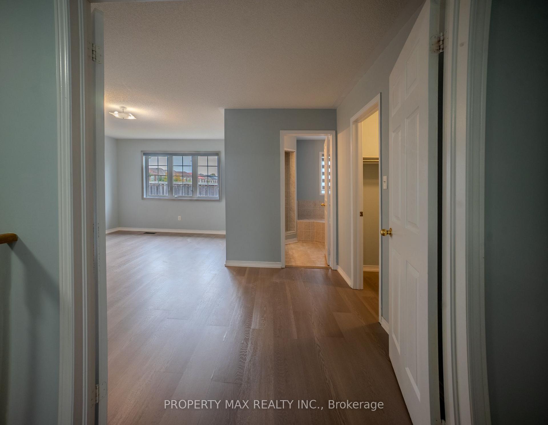 Photo 7 of 92 Coleluke Lane, Markham, Middlefield — HOMEH