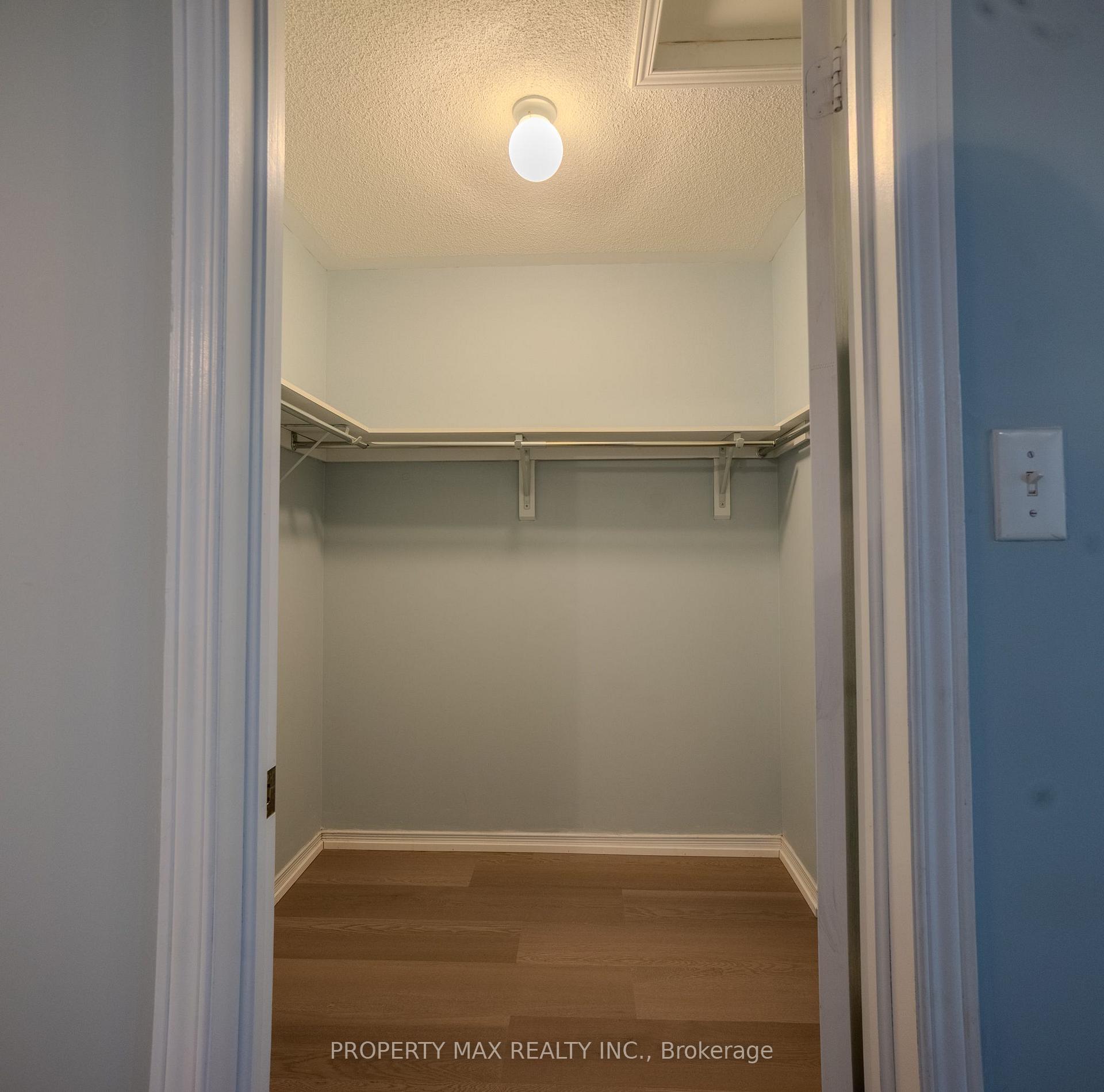 Photo 10 of 92 Coleluke Lane, Markham, Middlefield — HOMEH