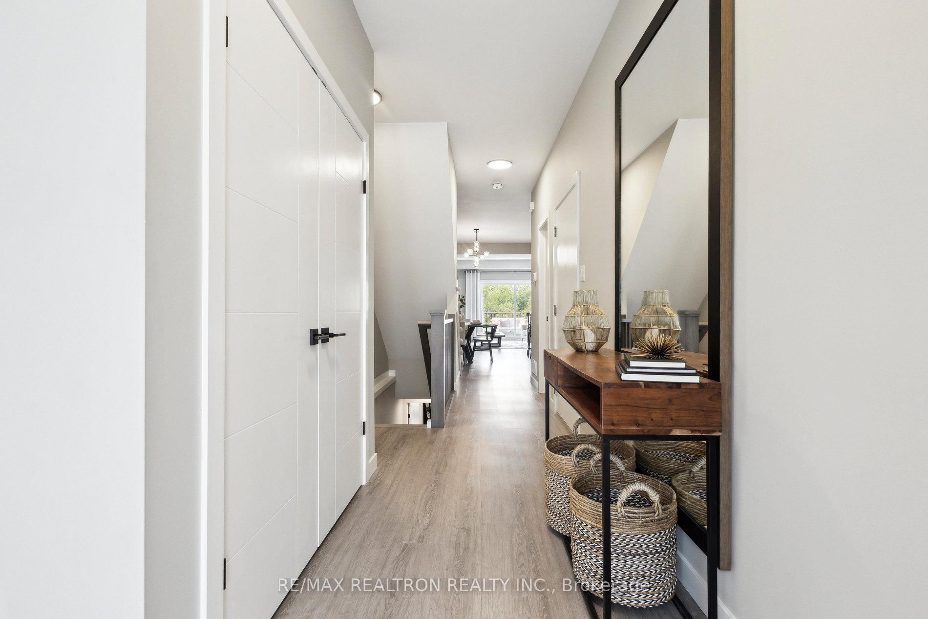 Photo 5 of 867 Robert Ferrie Drive, Kitchener — HOMEH