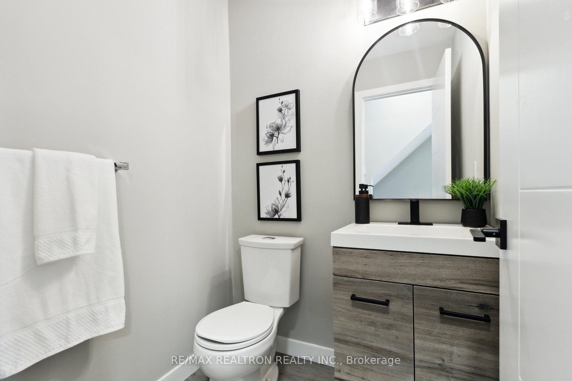 Photo 26 of 867 Robert Ferrie Drive, Kitchener — HOMEH