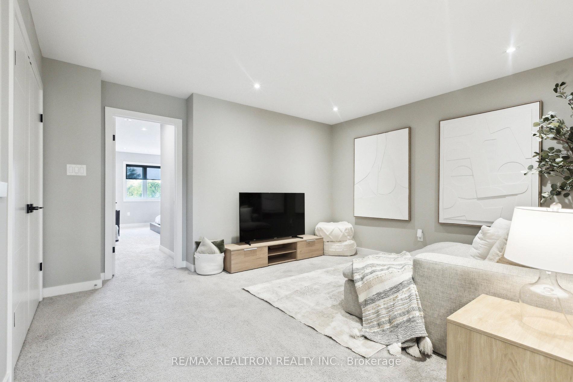 Photo 27 of 867 Robert Ferrie Drive, Kitchener — HOMEH