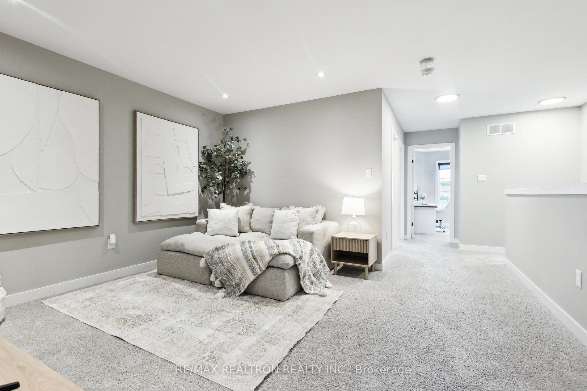 Photo 29 of 867 Robert Ferrie Drive, Kitchener — HOMEH