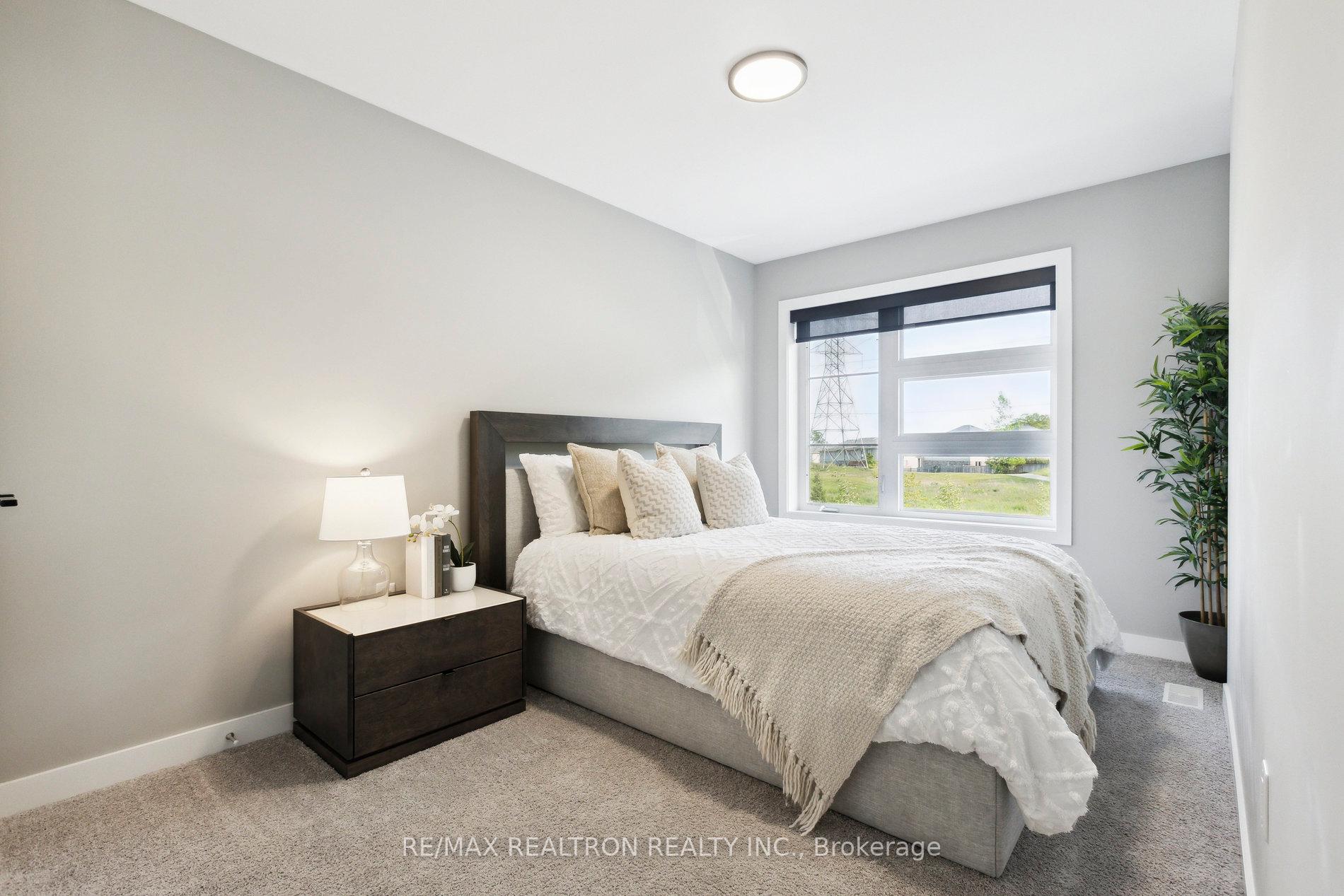 Photo 35 of 867 Robert Ferrie Drive, Kitchener — HOMEH