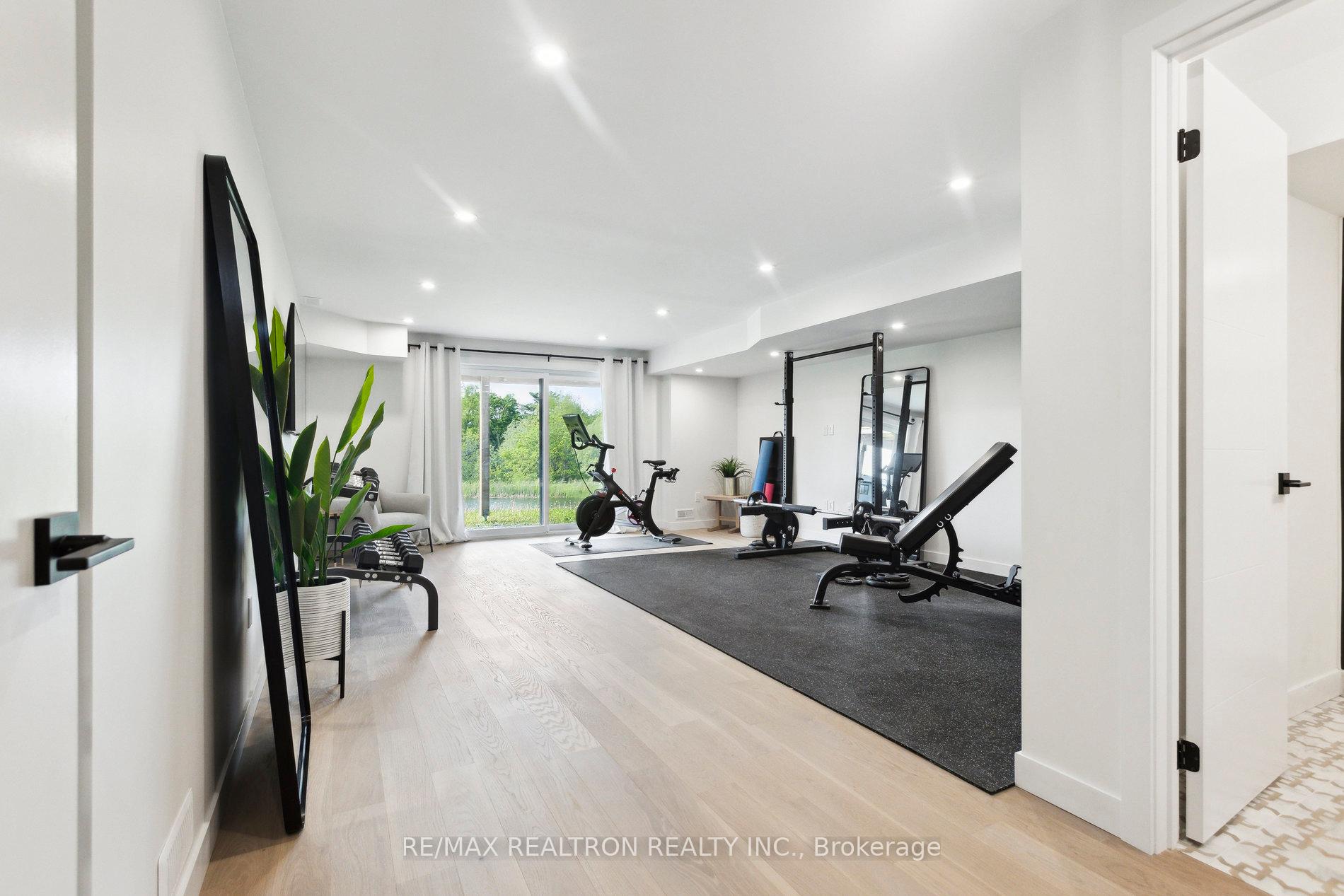 Photo 38 of 867 Robert Ferrie Drive, Kitchener — HOMEH